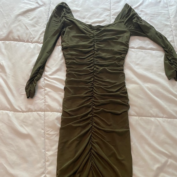 Midi, rouched, 3/4 sleeve dress - Picture 2 of 3